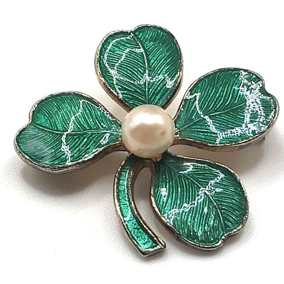 Vintage 4 Leaf Clover Pin | Enamel with Faux Pearl | St. Patrick's Day | 1in - Picture 1 of 2